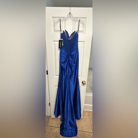 Sherri Hill Never Been Worn Style 56620 Size 2 - Picture 7 of 13